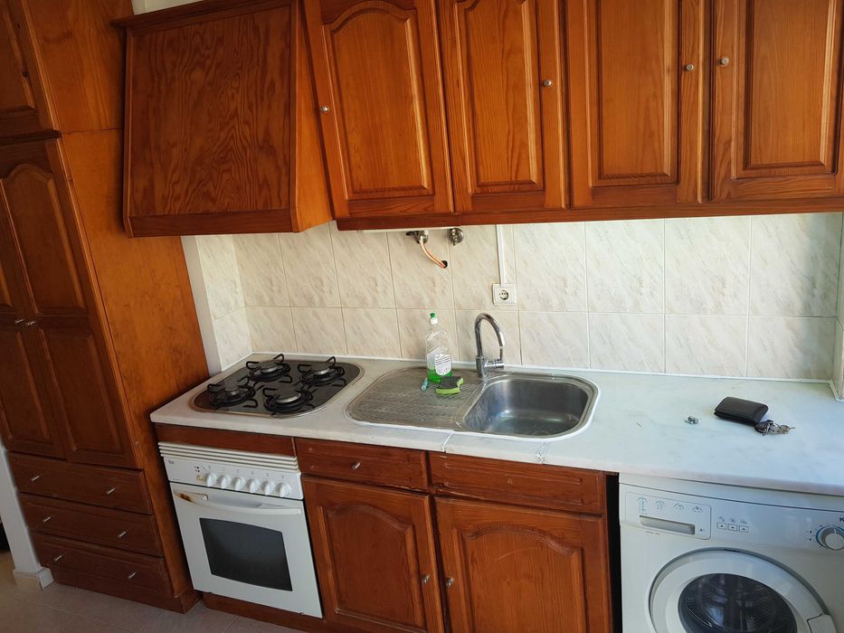 Apartamento t1 venteira junto ao metro