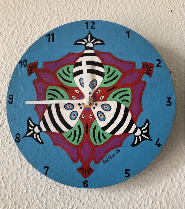 Relógio a pilhas, pintado à mão