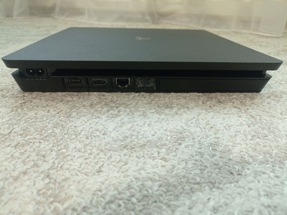 Playstation 4 Slim 1TB