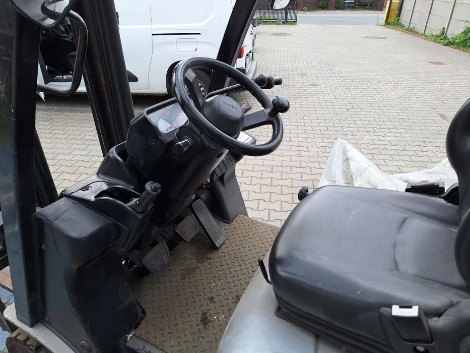 Nissan L01A15  Nissan L01A15 LPG 1,5t przesuw boczny, faktura VAT 23%, po serwisie