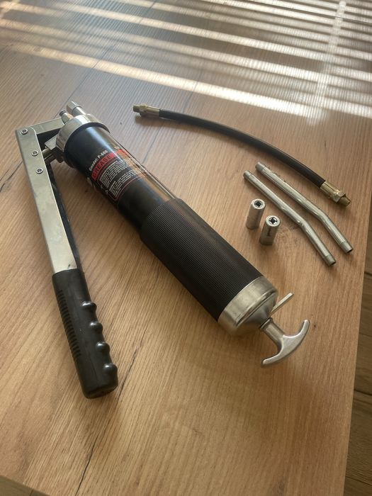 Smarownica ręczna 600ml dwutłokowa Tomimet