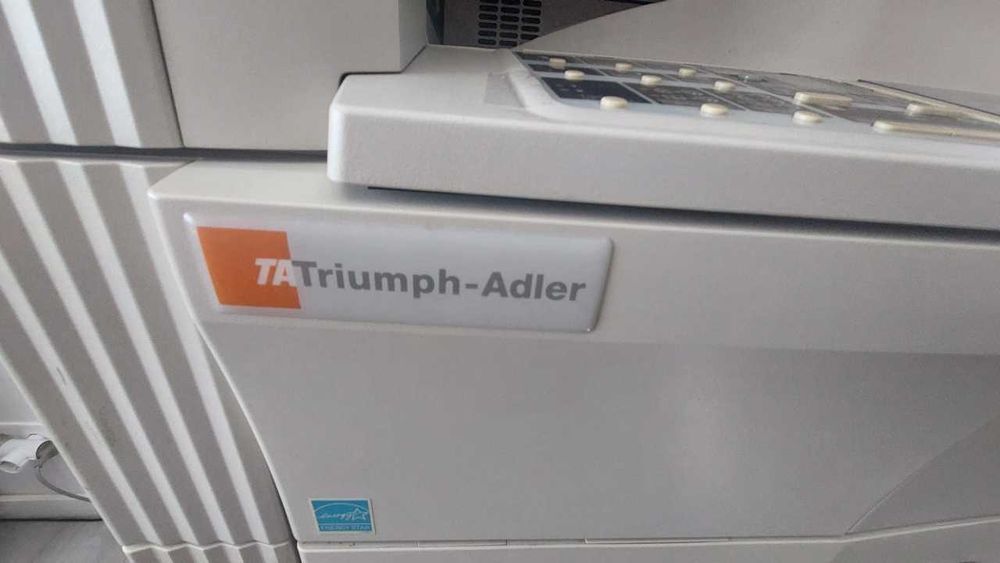 Impressora/Fotocopiadora usada Triumph Adler DC 2216