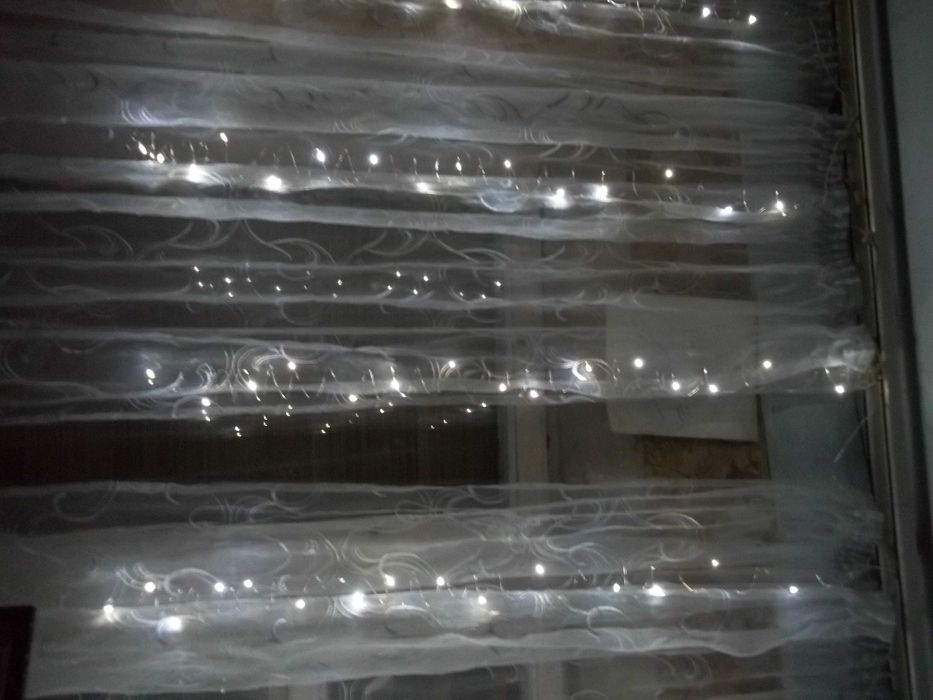 гирлянда новогодняя на окно  3 метровая, и на елку