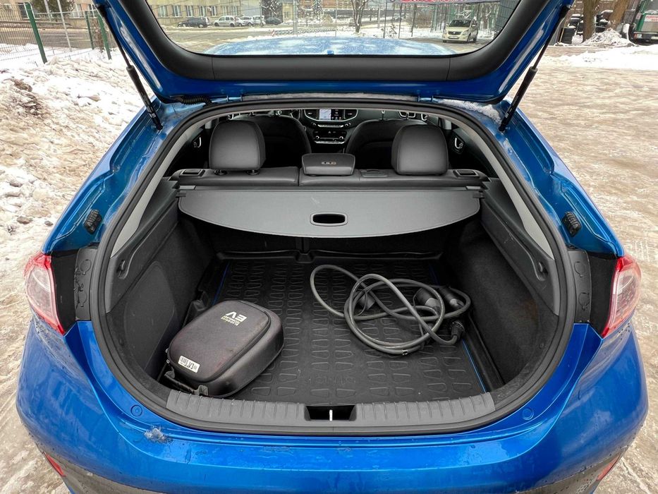 Оренда електромобіля Hyundai IONIQ