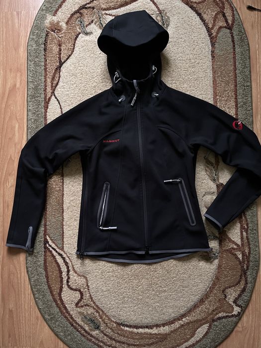 Куртка ветровка mammut