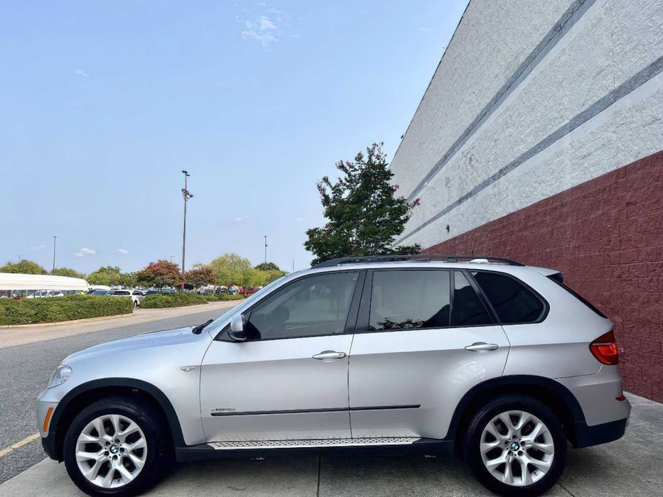 BMW X5 xDrive35i      2012