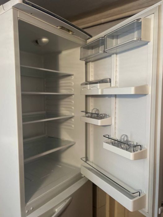 Холодильник атлант 2м