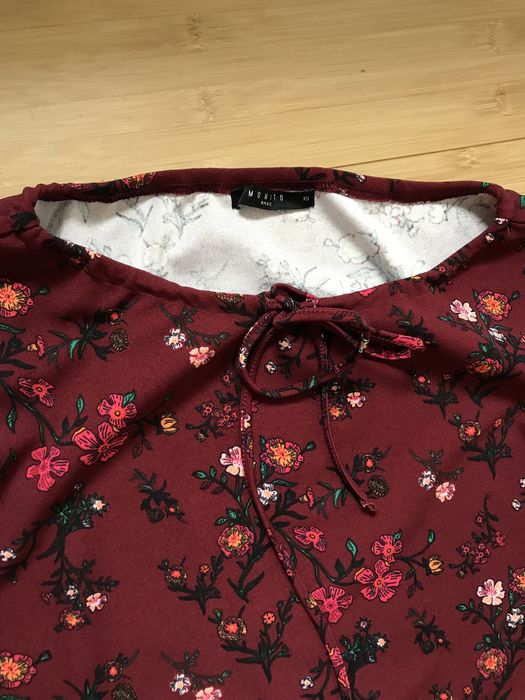 Bordowa sukienka w kwiaty mohito XS