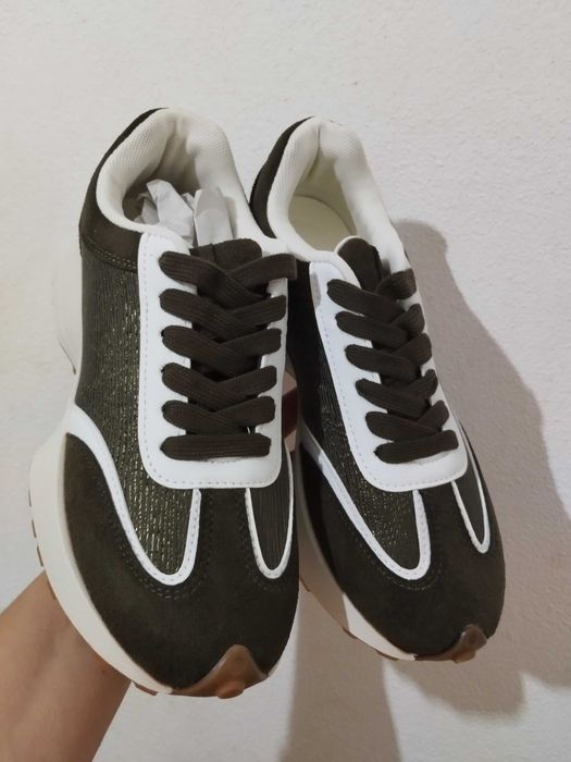 Ténis tons verde novos