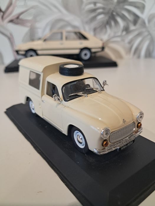 Syrena 105 Bosto Kultowe Auta PRL 1:43