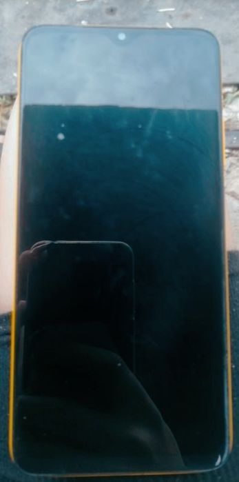 Продам срочно телефон