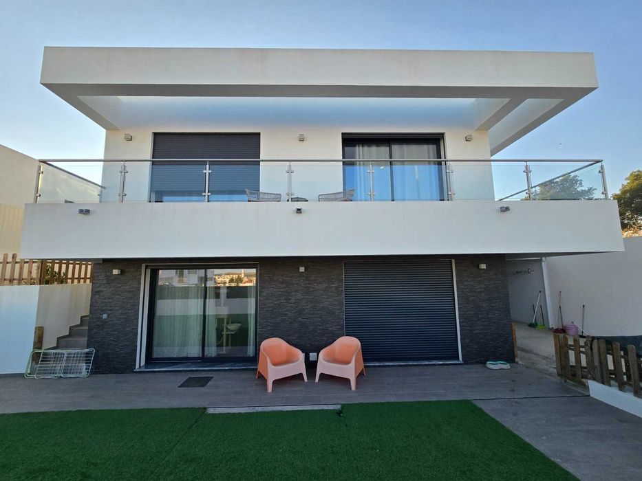 Moradia isolada  T3 + 1 em Almodôvar