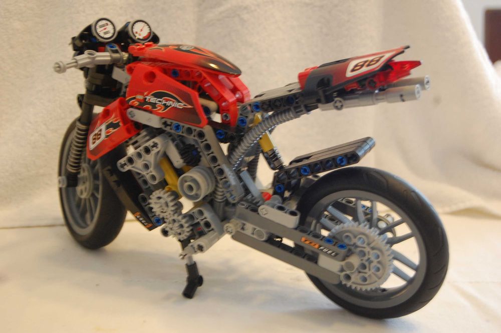 LEGO - mota de competição