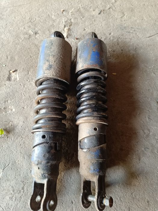 Продам амортизаторы на мт Днепр цена за все три
