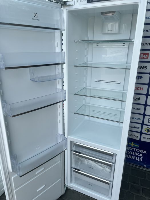 Холодильна шафа Electrolux No Frost #07116