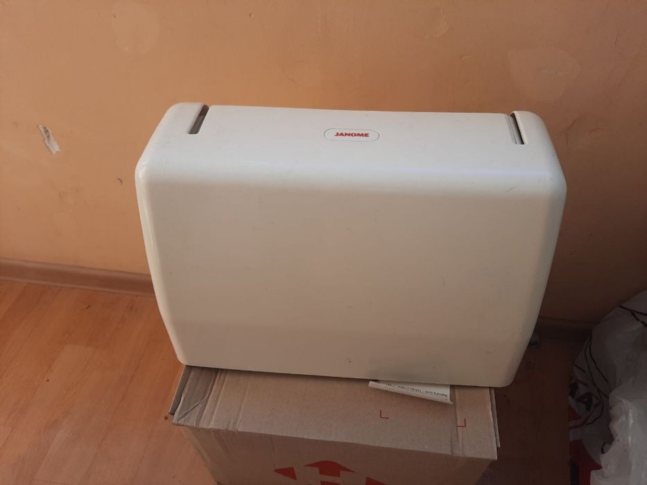 Швейная машинка Janome