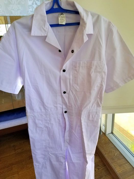 Комбинезон белый с короткими рукавами(для южных широт).Size L.