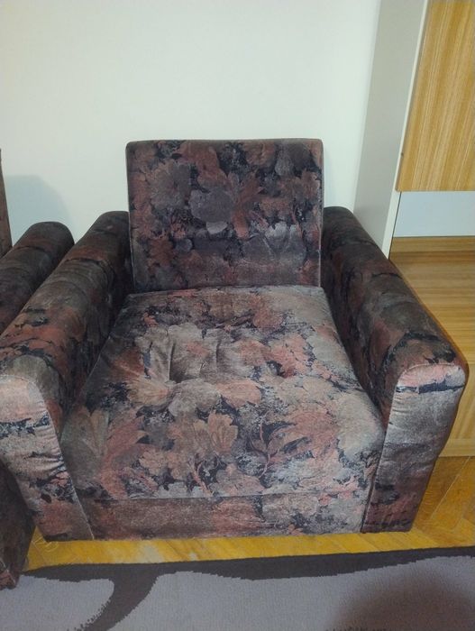 Oddam za darmo kanapę, fotele i biurko