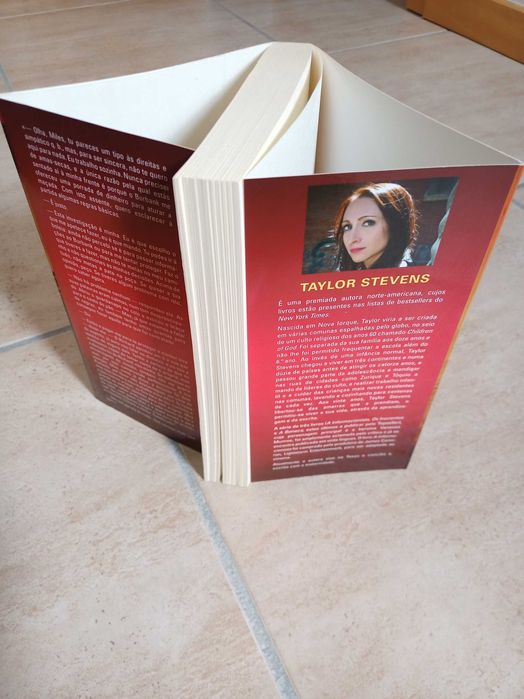 A Informacionista, Taylor Stevens