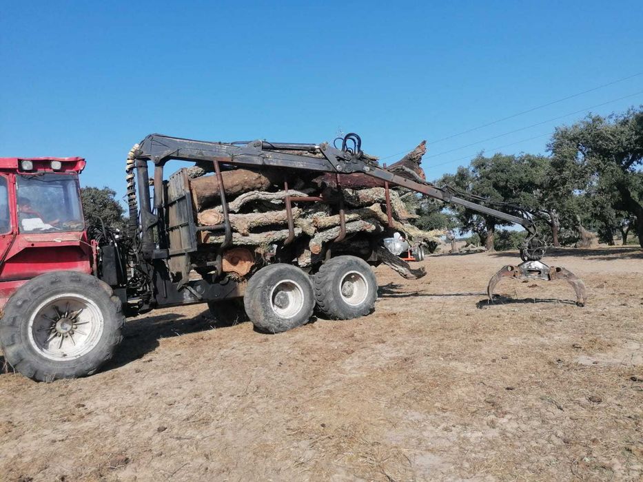 Máquina florestal Valmet 832