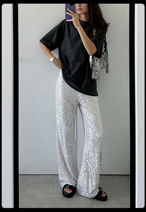 Штани з паєтками