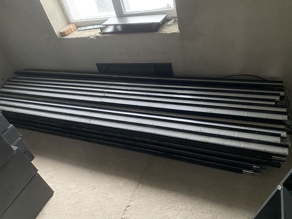 Магістральні LED світильники 50 штук по 3,4 метра.