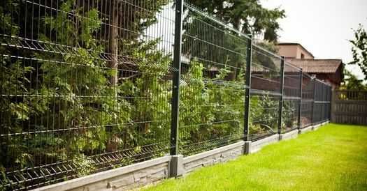 Ogrodzenia, montaż, słupki, panele ogrodzeniowe