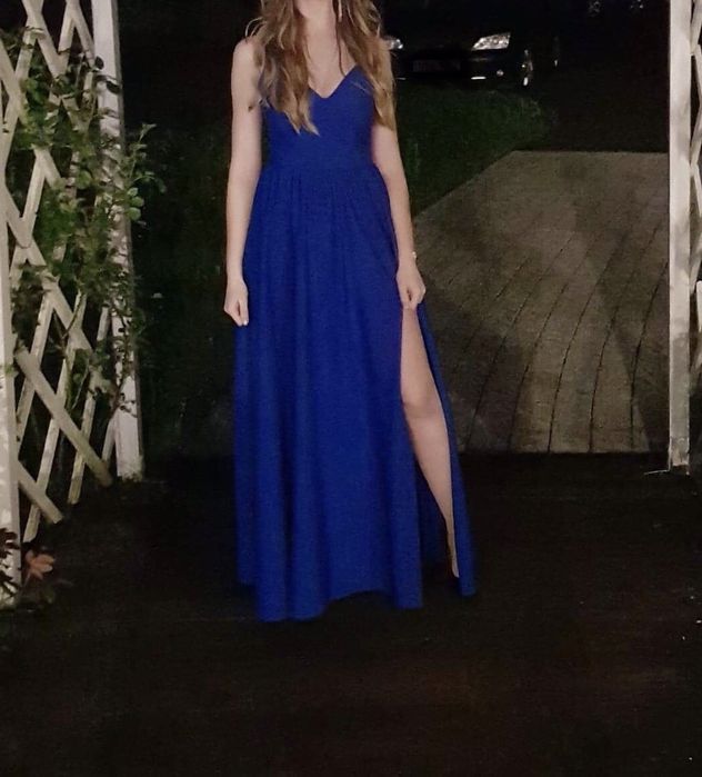 Suknia z rozcięciem