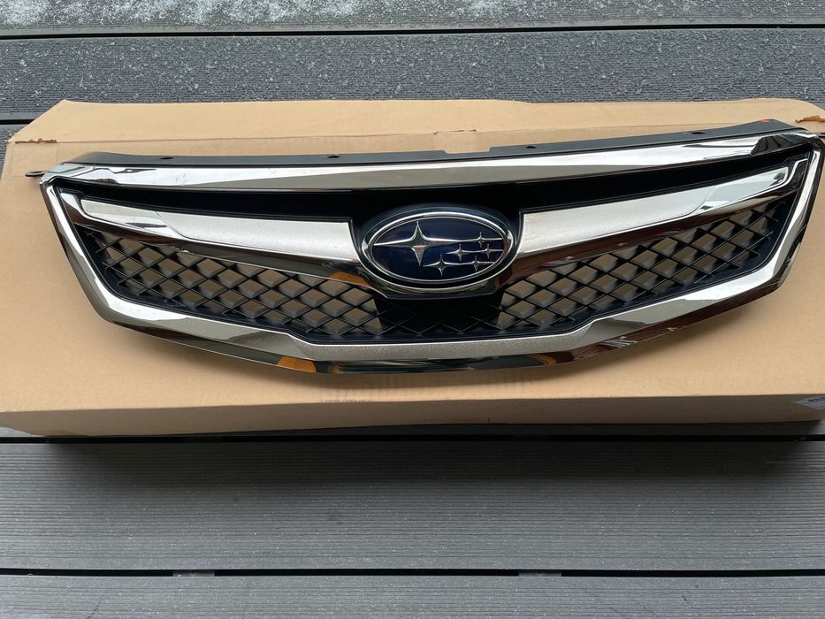 subaru legacy rocznik 2010 grill atrapa chłodnicy