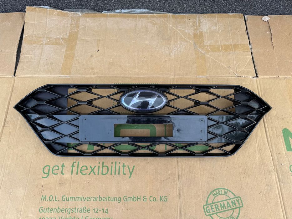 hyundai i20 iii 2019- grill polysk szklany znaczek pod radar ladny