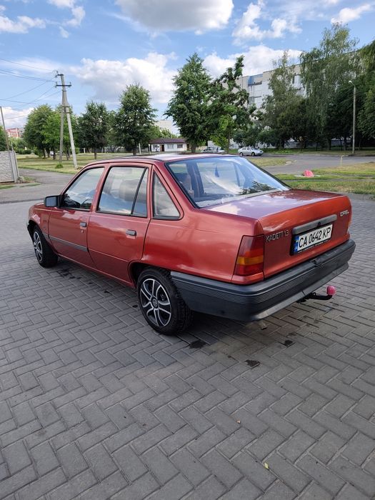 Продам Опель Кадет 1.3