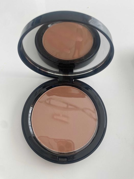Nowy oryginalny Bobbi Brown Bronzing Powder puder brązujący 01 Natural