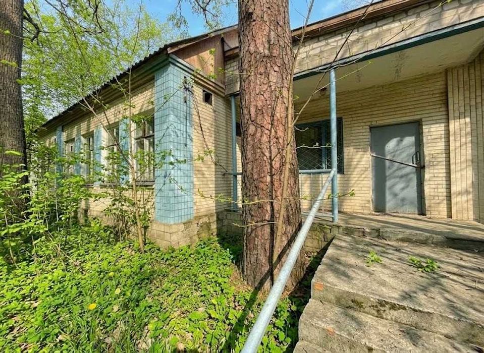 Продаж приміщення 192м². Під ремонт. Поряд озеро. Біля траси. ID:205