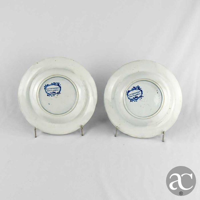 Par de pratos fundos em faiança inglesa Sttafordshire