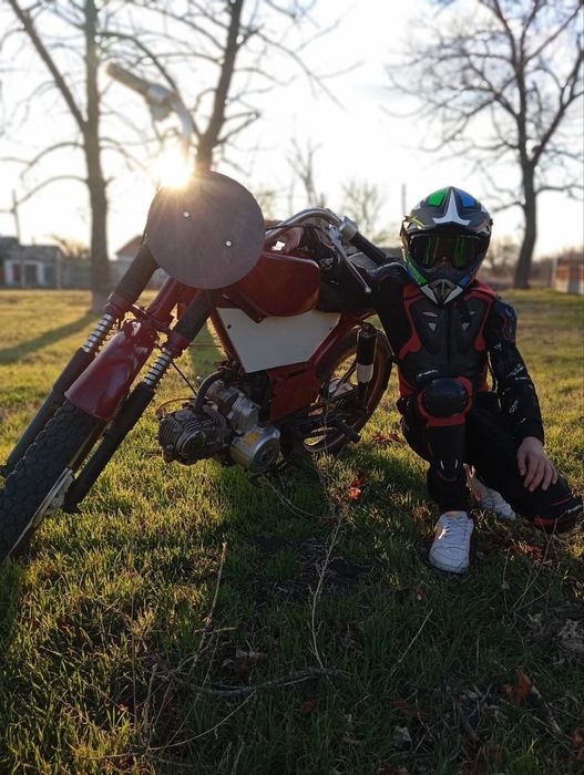 Продам мотоцикл " Delta 125cc " маленькое падение