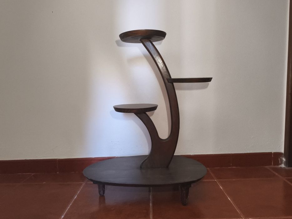 Floreira para vasos em mogno
