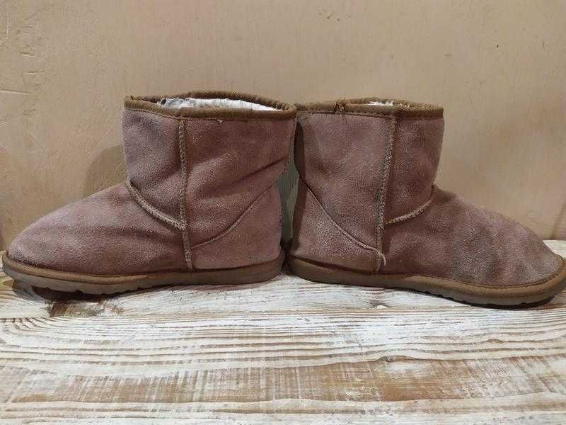 Теплые сапожки угги 37-37,5