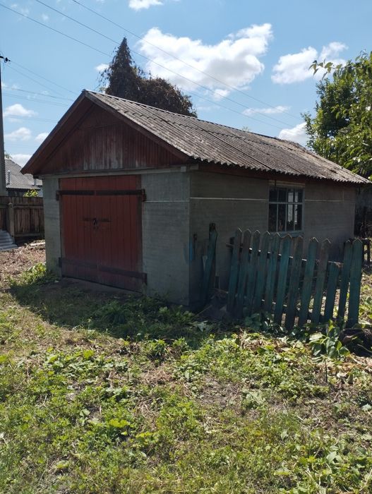 Продам пів будинку 450 м до центрального ринку