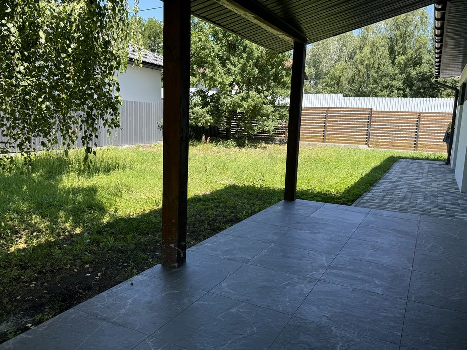 Будинок біля озера з новим ремонтом на 6 сотках. Два види опалення !