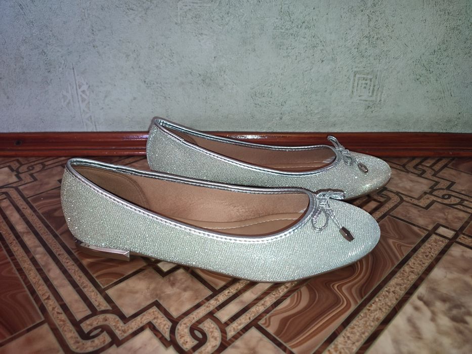 Оригинал новые балетки босоножки туфли Bellissimo