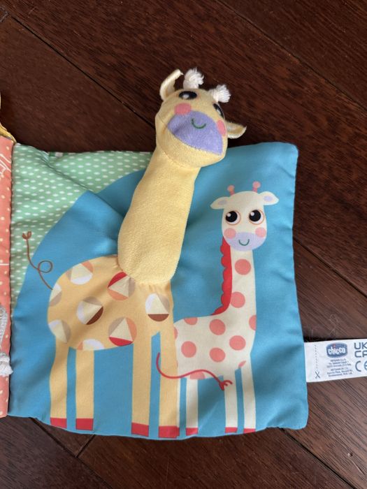 Розвиваюча книжка Chicco