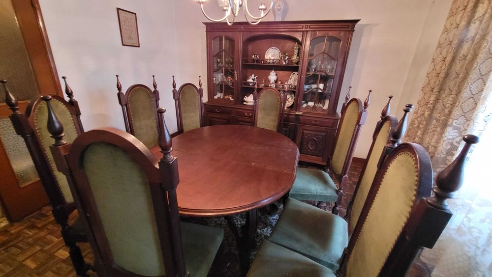 Mobília Sala Jantar- Móvel+Mesa+8 Cadeiras
