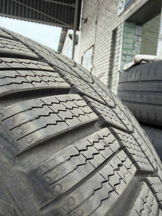 Шини Continental WinterContact 8 S 245/40 R19 98V XL FR