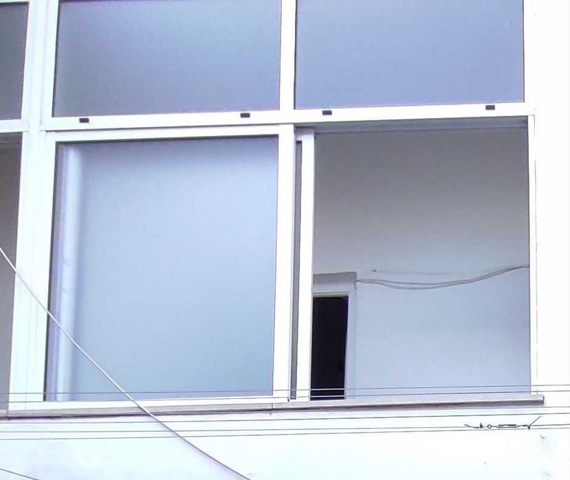 Caixilho/Janela de alumínio – 1,90 m × 1,20 m