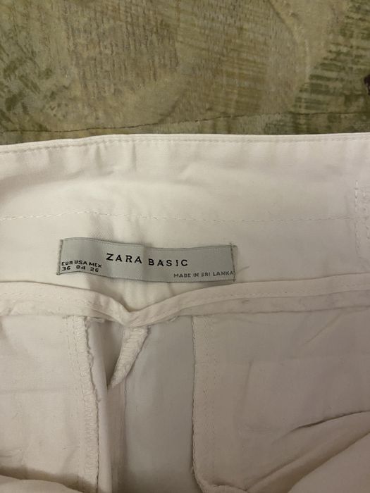 Белые шикарные летние брюки клеш фирмы Zara