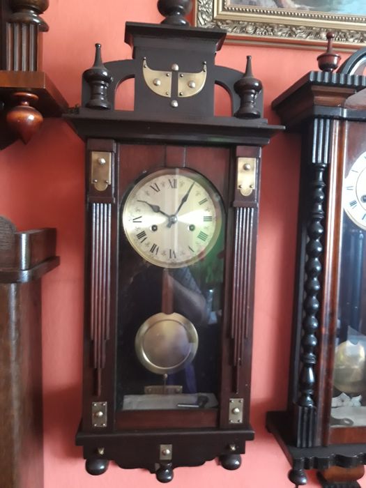 Zegar ścienny wiszacy