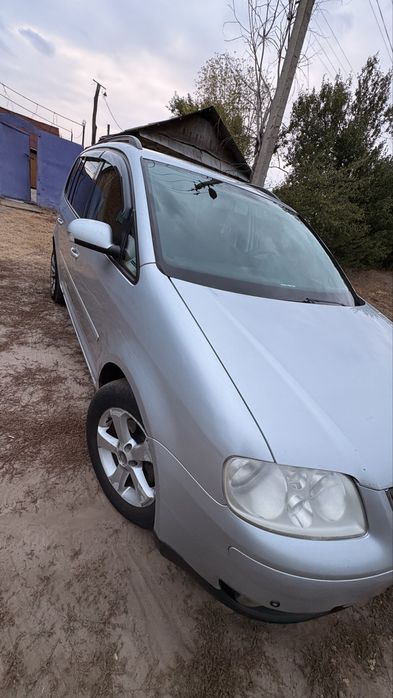 Volkswagen Touran 1.6 FSI