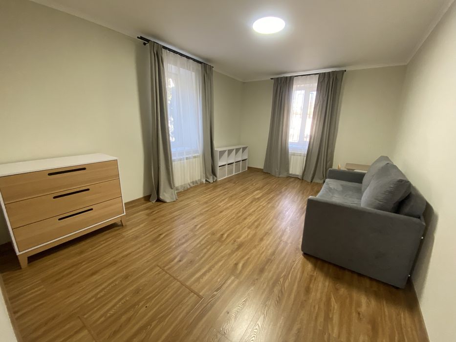 Продам 2 дома на участке 4 сотки, 2 входа, 2 двора, Слободка, 11 горбольница