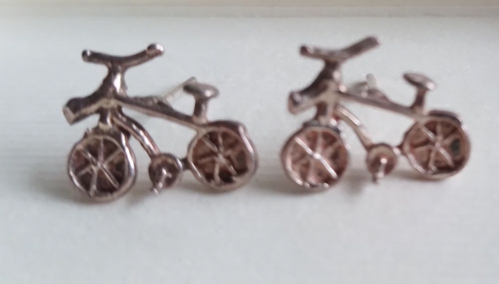 Srebrne kolczyki wkręty rowerek