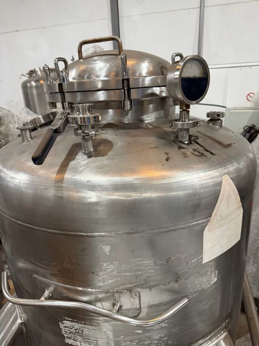 various 316 stainless steel vessels 1000l and 100ltr